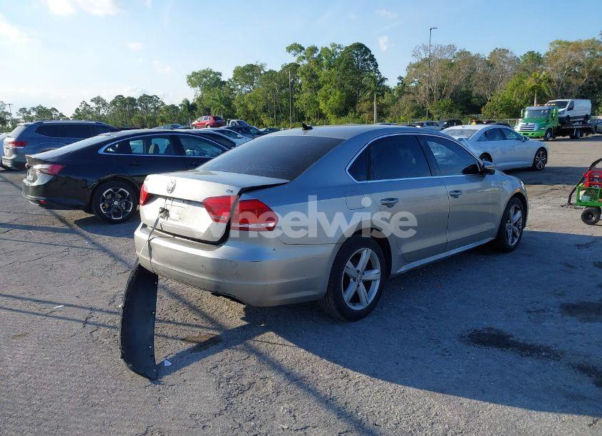 Photo 12 of 2012 Volkswagen Passat 2.5L SE (VIN 1VWBH7A33CC065976)