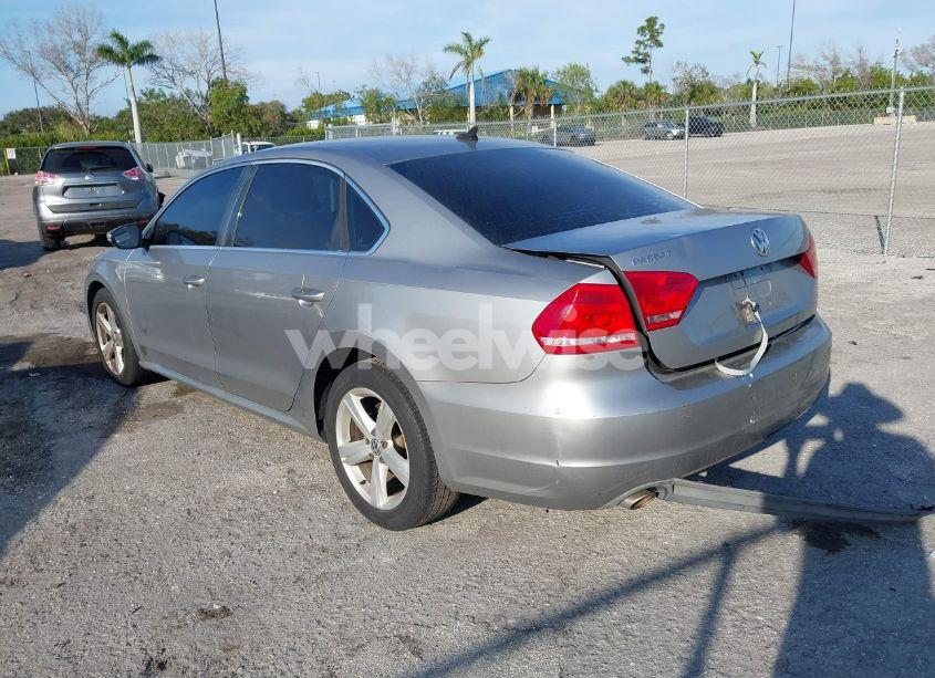 Photo 3 of 2012 Volkswagen Passat 2.5L SE (VIN 1VWBH7A33CC065976)