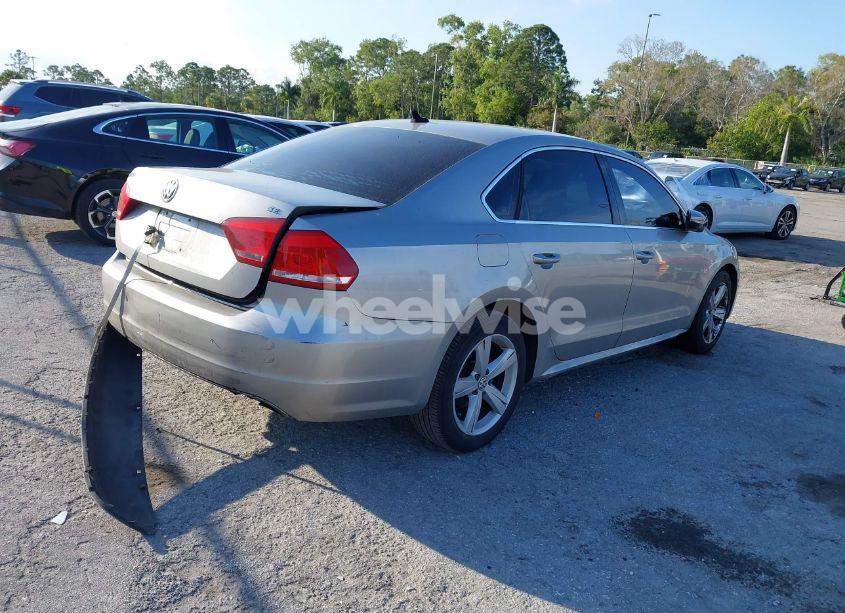 Photo 4 of 2012 Volkswagen Passat 2.5L SE (VIN 1VWBH7A33CC065976)