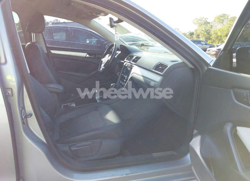Photo 5 of 2012 Volkswagen Passat 2.5L SE (VIN 1VWBH7A33CC065976)