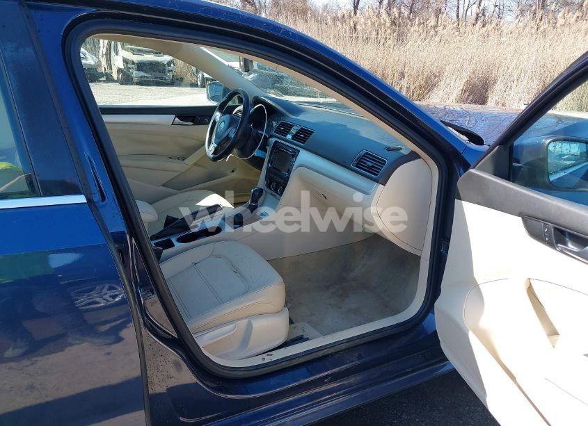 Photo 5 of 2013 Volkswagen Passat 2.5L SE (VIN 1VWBH7A33DC005813)