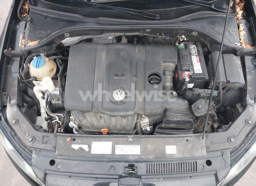 Photo 10 of 2013 Volkswagen Passat 2.5L SE (VIN 1VWBH7A33DC052582)