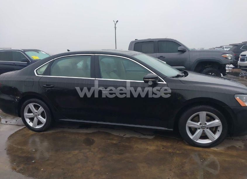 Photo 14 of 2013 Volkswagen Passat 2.5L SE (VIN 1VWBH7A33DC052582)