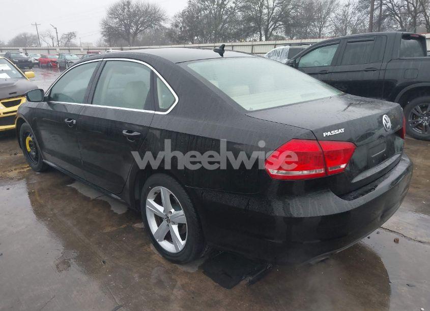 Photo 3 of 2013 Volkswagen Passat 2.5L SE (VIN 1VWBH7A33DC052582)