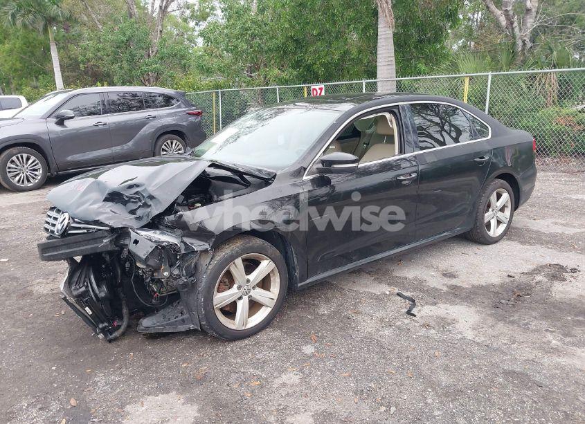 Photo 2 of 2013 Volkswagen Passat 2.5L SE (VIN 1VWBH7A33DC150043)