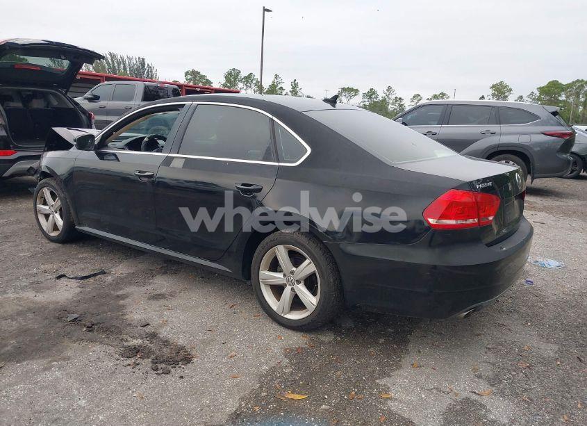 Photo 3 of 2013 Volkswagen Passat 2.5L SE (VIN 1VWBH7A33DC150043)