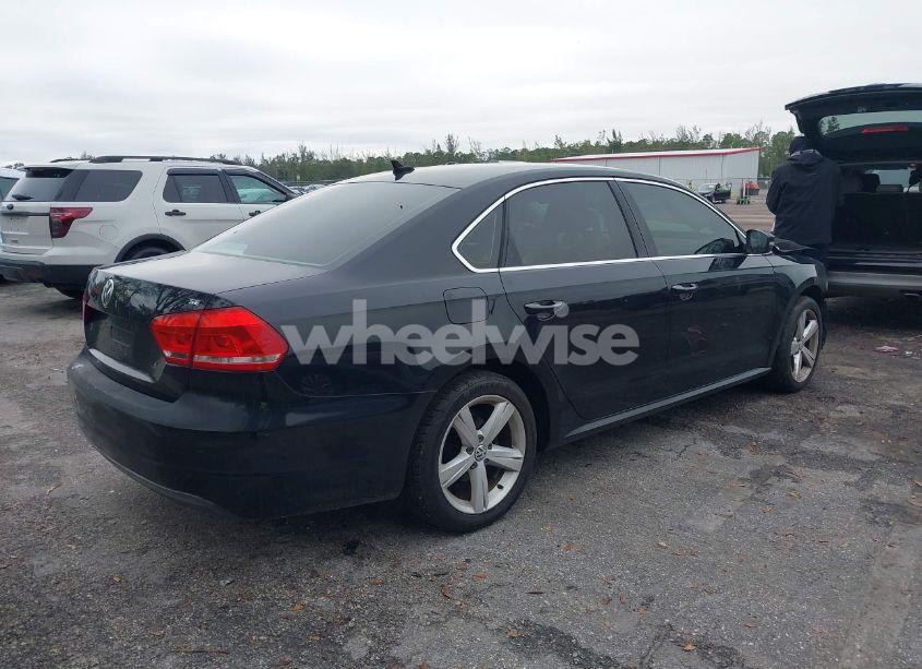 Photo 4 of 2013 Volkswagen Passat 2.5L SE (VIN 1VWBH7A33DC150043)