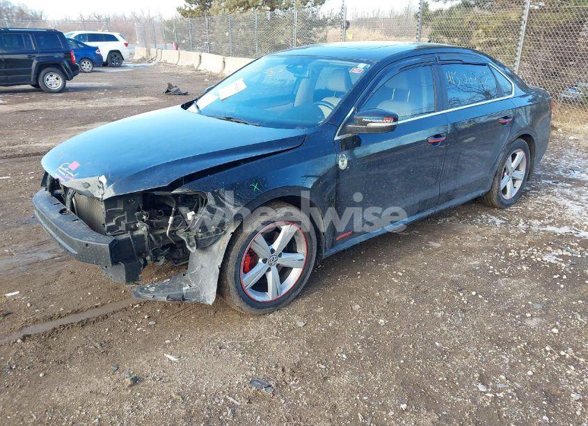 Photo 2 of 2014 Volkswagen Passat 2.5L SE (VIN 1VWBH7A33EC010902)