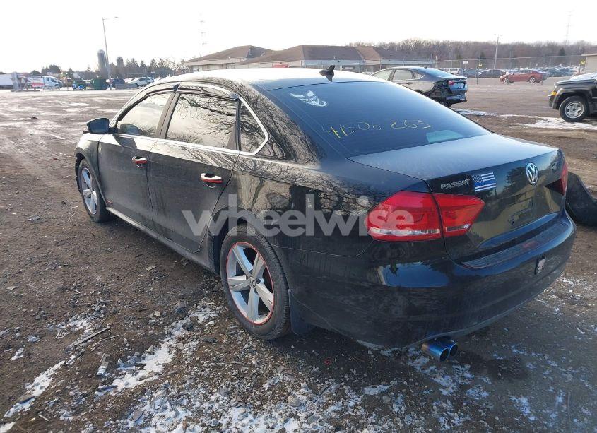Photo 3 of 2014 Volkswagen Passat 2.5L SE (VIN 1VWBH7A33EC010902)