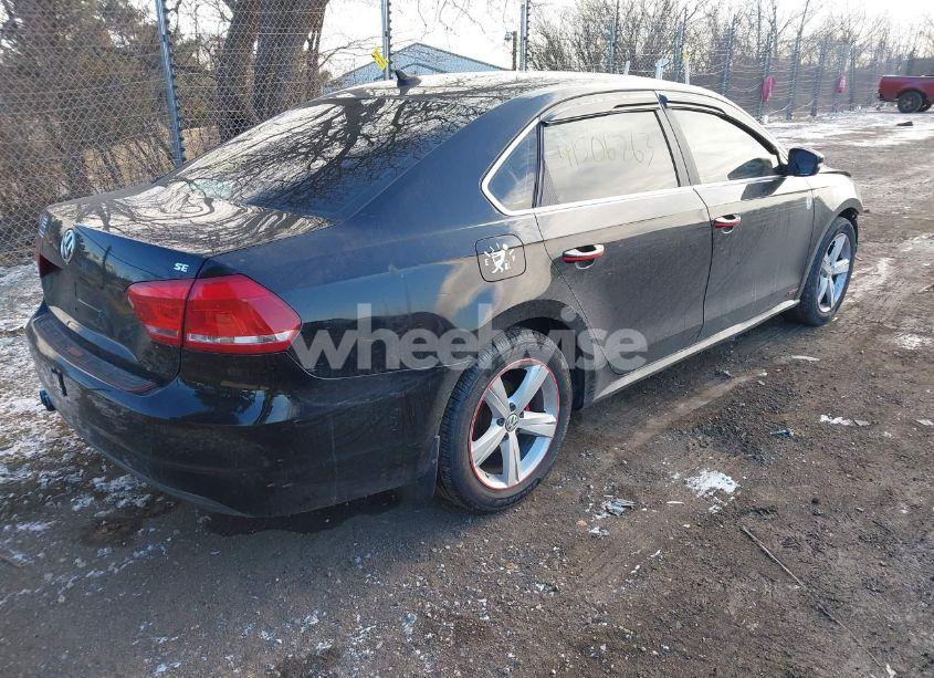 Photo 4 of 2014 Volkswagen Passat 2.5L SE (VIN 1VWBH7A33EC010902)