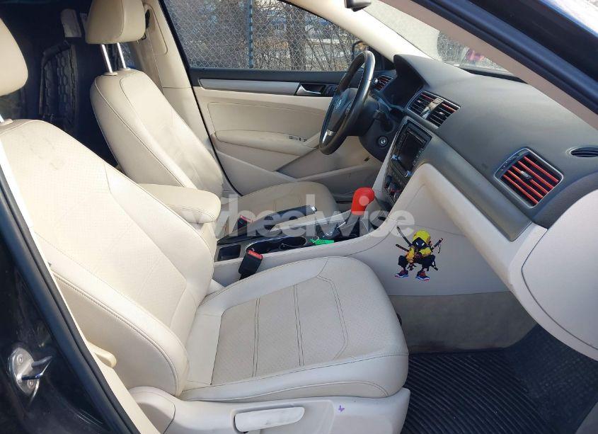 Photo 5 of 2014 Volkswagen Passat 2.5L SE (VIN 1VWBH7A33EC010902)