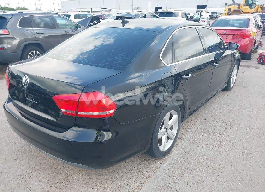 Photo 4 of 2012 Volkswagen Passat 2.5L SE (VIN 1VWBH7A34CC062116)