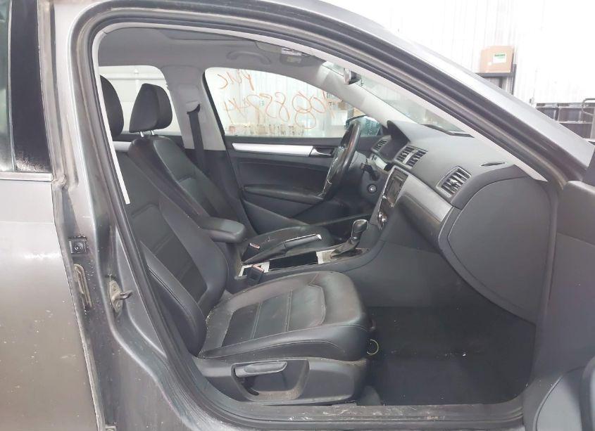 Photo 5 of 2012 Volkswagen Passat 2.5L SE (VIN 1VWBH7A34CC092250)