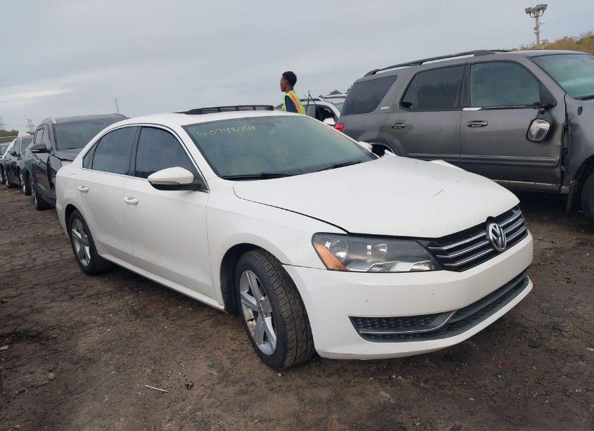 2012 Volkswagen Passat 2.5L SE (VIN 1VWBH7A34CC096945) main photo