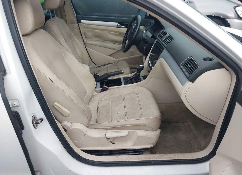 Photo 5 of 2012 Volkswagen Passat 2.5L SE (VIN 1VWBH7A34CC096945)
