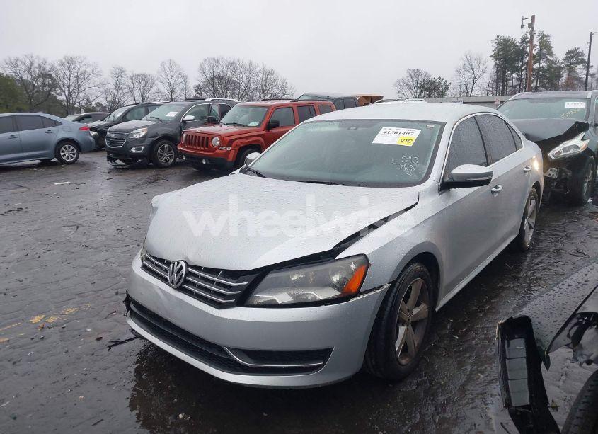 Photo 2 of 2013 Volkswagen Passat 2.5L SE (VIN 1VWBH7A34DC013662)
