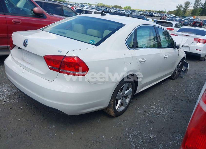 Photo 4 of 2013 Volkswagen Passat 2.5L SE (VIN 1VWBH7A34DC141383)