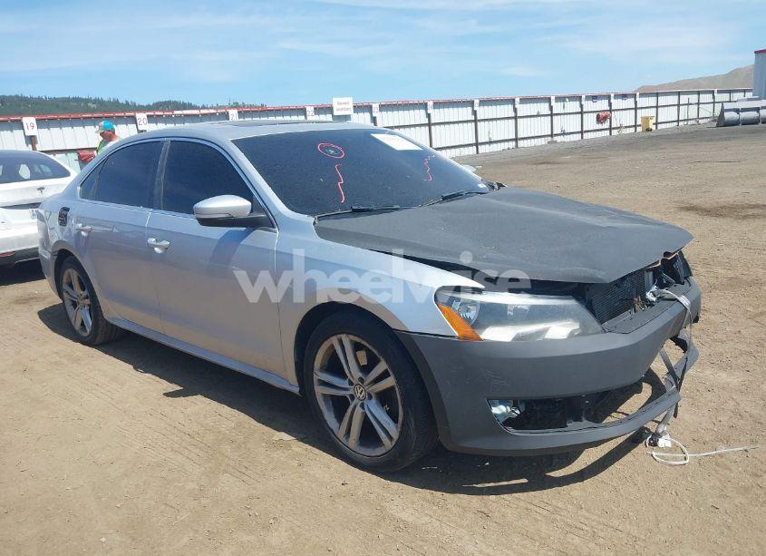 2014 Volkswagen Passat 2.5L SE (VIN 1VWBH7A34EC009550) main photo