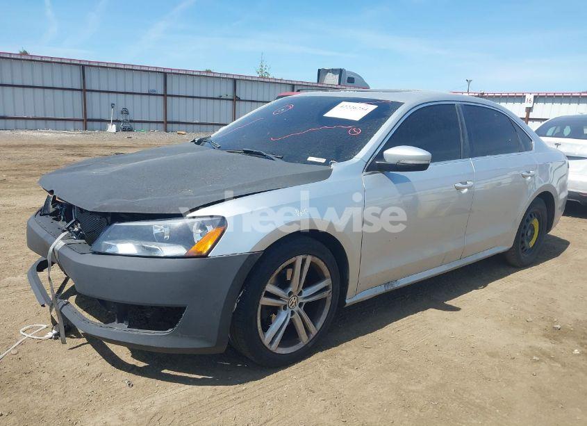 Photo 2 of 2014 Volkswagen Passat 2.5L SE (VIN 1VWBH7A34EC009550)