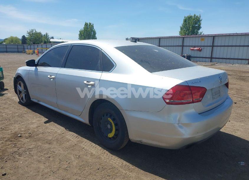 Photo 3 of 2014 Volkswagen Passat 2.5L SE (VIN 1VWBH7A34EC009550)
