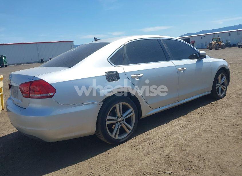 Photo 4 of 2014 Volkswagen Passat 2.5L SE (VIN 1VWBH7A34EC009550)