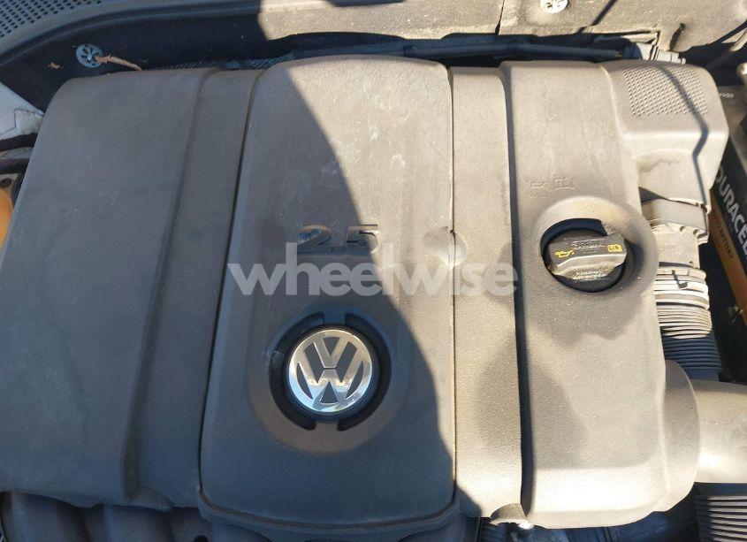 Photo 10 of 2012 Volkswagen Passat 2.5L SE (VIN 1VWBH7A35CC062013)
