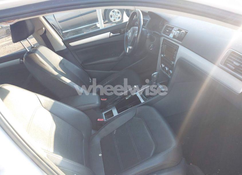 Photo 5 of 2012 Volkswagen Passat 2.5L SE (VIN 1VWBH7A35CC062013)