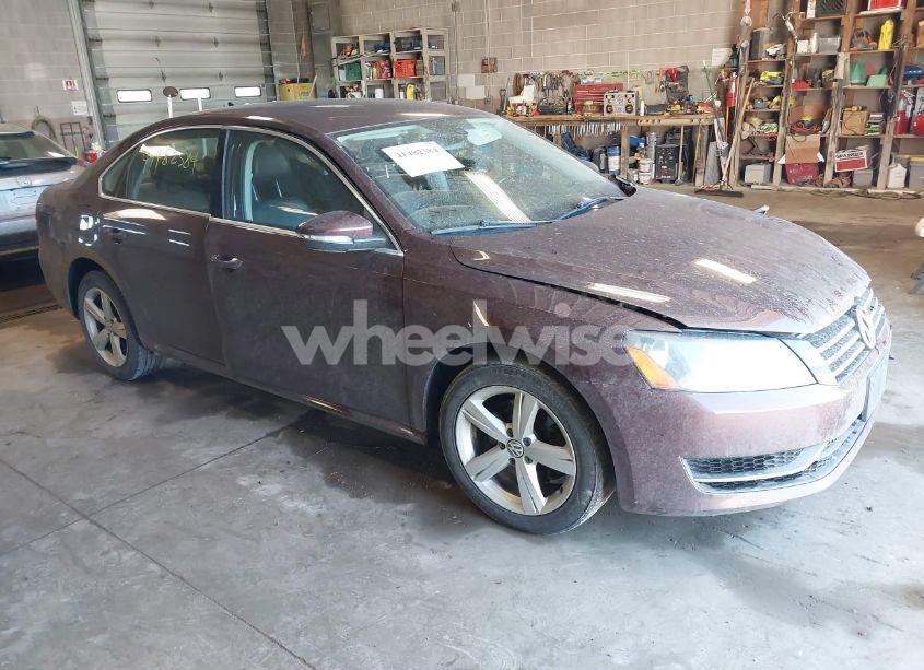 2012 Volkswagen Passat 2.5L SE (VIN 1VWBH7A35CC075103) main photo