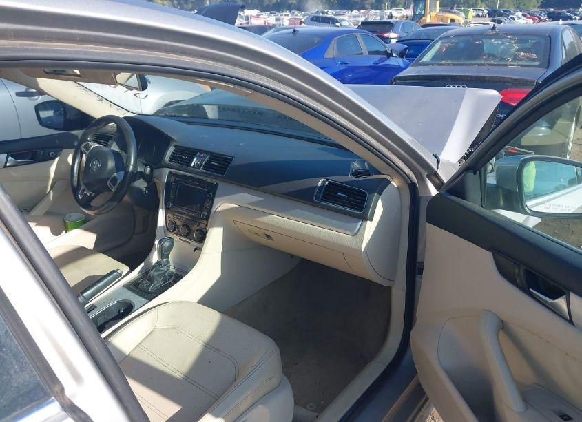 Photo 5 of 2013 Volkswagen Passat 2.5L SE (VIN 1VWBH7A35DC018868)