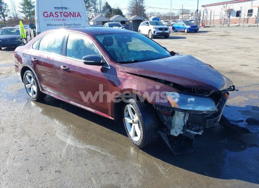 2013 Volkswagen Passat 2.5L SE (VIN 1VWBH7A35DC020085) main photo