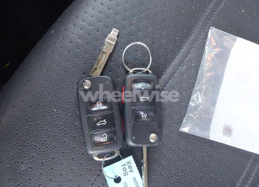 Photo 11 of 2013 Volkswagen Passat 2.5L SE (VIN 1VWBH7A35DC021818)