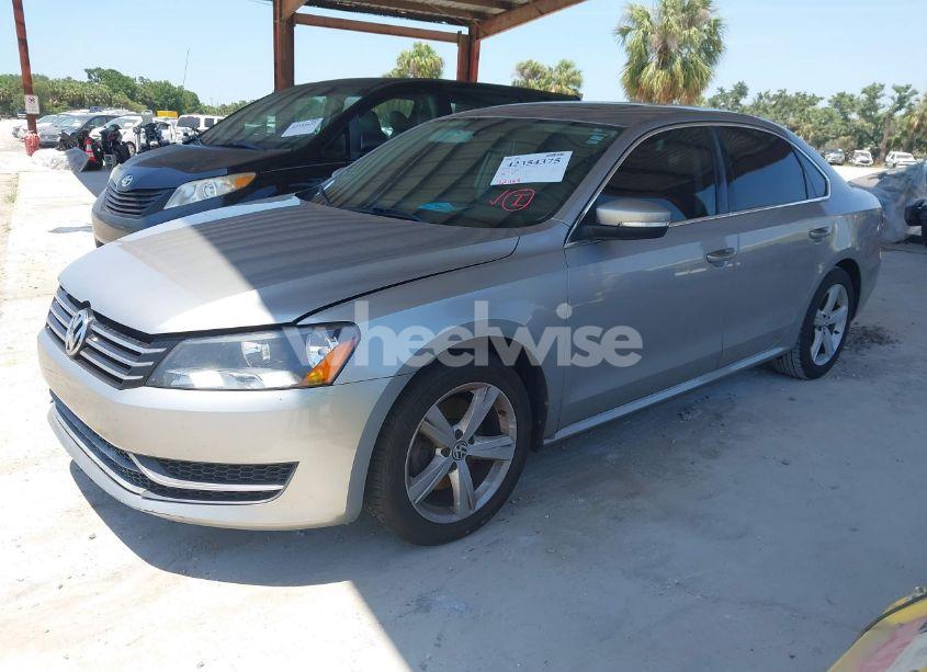 Photo 2 of 2013 Volkswagen Passat 2.5L SE (VIN 1VWBH7A35DC021818)