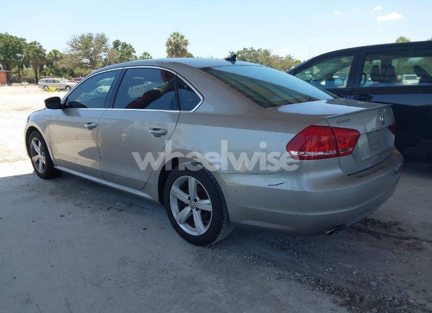 Photo 3 of 2013 Volkswagen Passat 2.5L SE (VIN 1VWBH7A35DC021818)