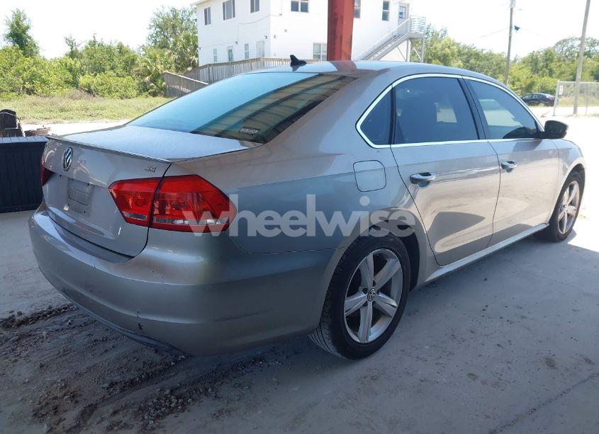 Photo 4 of 2013 Volkswagen Passat 2.5L SE (VIN 1VWBH7A35DC021818)