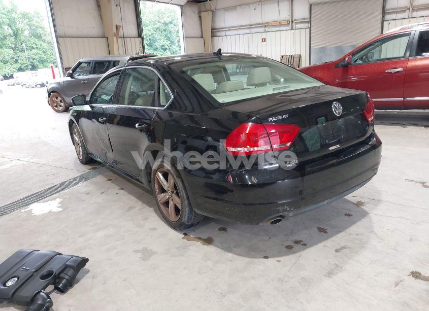 Photo 3 of 2013 Volkswagen Passat 2.5L SE (VIN 1VWBH7A35DC134295)