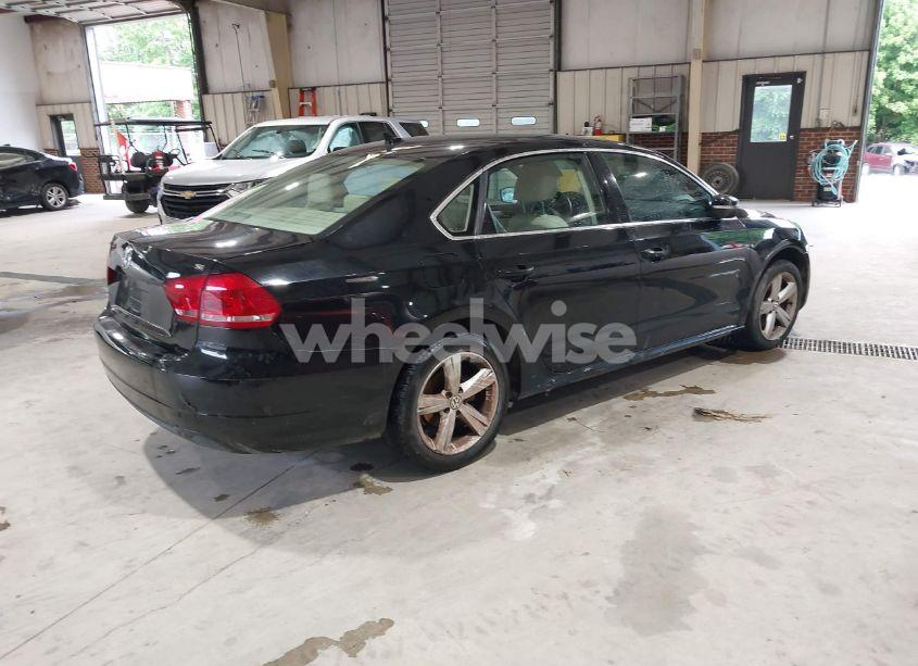 Photo 4 of 2013 Volkswagen Passat 2.5L SE (VIN 1VWBH7A35DC134295)