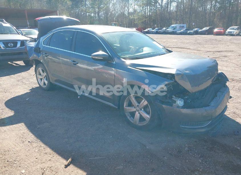 2012 Volkswagen Passat 2.5L SE (VIN 1VWBH7A36CC027321) main photo