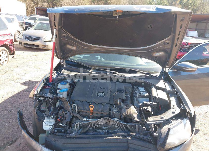 Photo 10 of 2012 Volkswagen Passat 2.5L SE (VIN 1VWBH7A36CC027321)