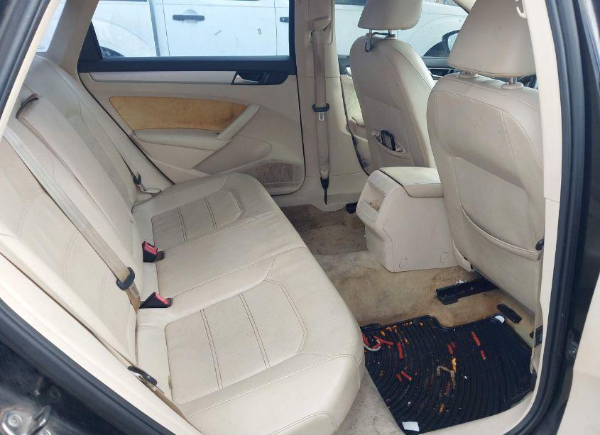 Photo 8 of 2012 Volkswagen Passat 2.5L SE (VIN 1VWBH7A36CC066622)