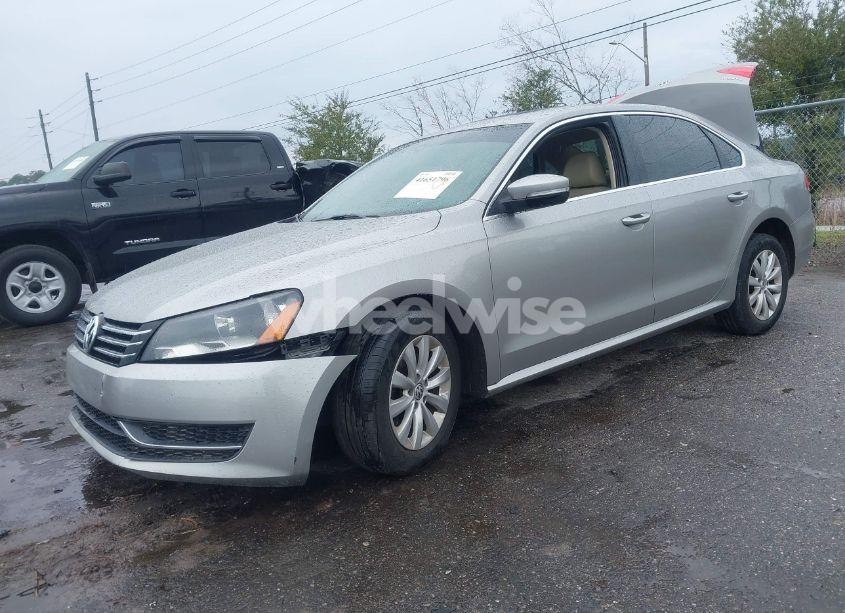 Photo 2 of 2012 Volkswagen Passat 2.5L SE (VIN 1VWBH7A36CC077412)