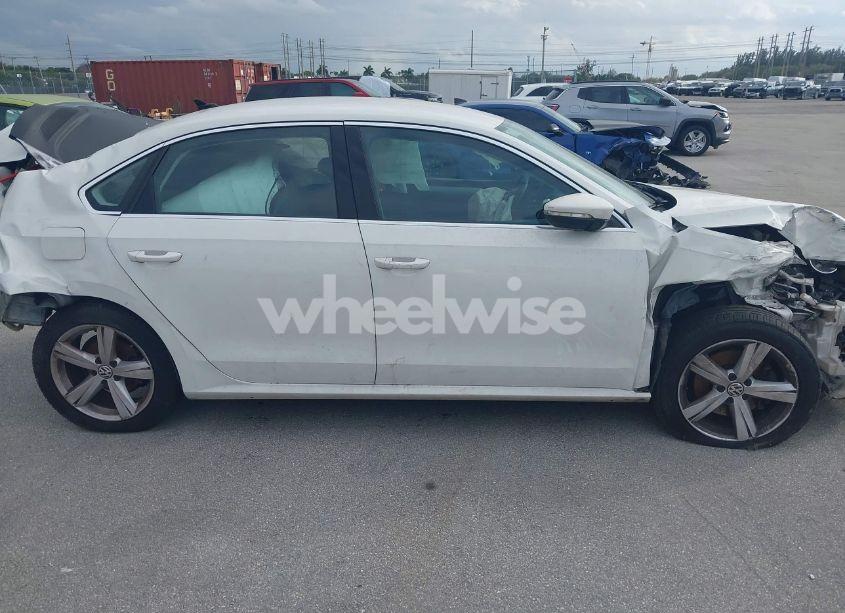 Photo 14 of 2012 Volkswagen Passat 2.5L SE (VIN 1VWBH7A36CC093951)