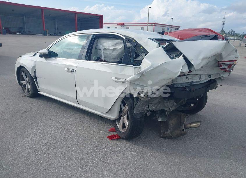 Photo 3 of 2012 Volkswagen Passat 2.5L SE (VIN 1VWBH7A36CC093951)