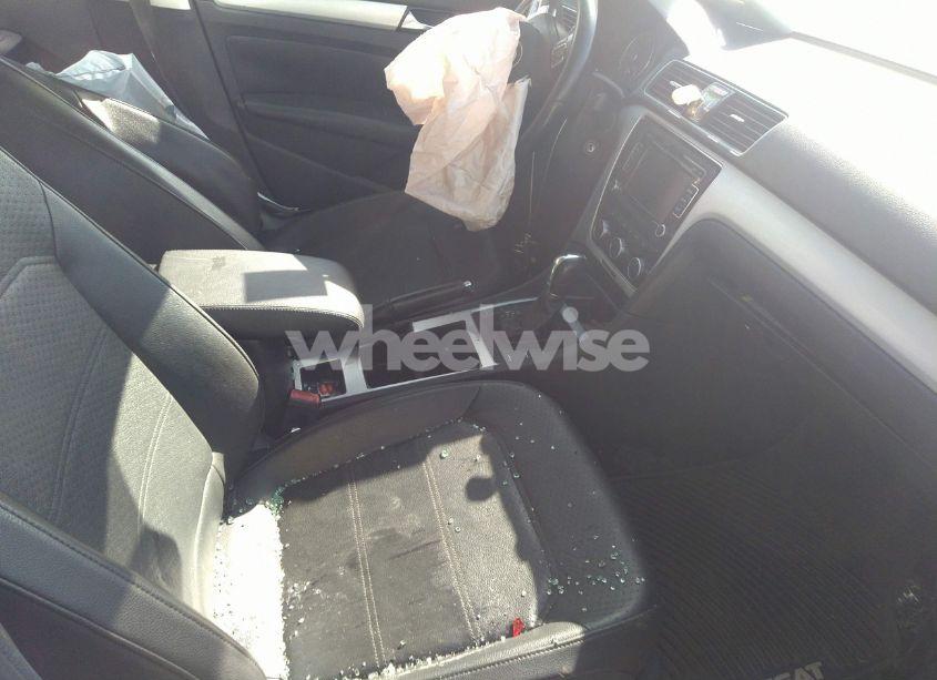 Photo 5 of 2012 Volkswagen Passat 2.5L SE (VIN 1VWBH7A36CC093951)
