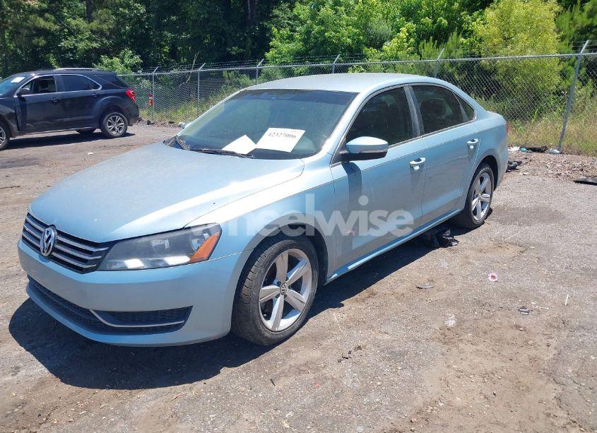 Photo 2 of 2013 Volkswagen Passat 2.5L SE (VIN 1VWBH7A36DC065018)