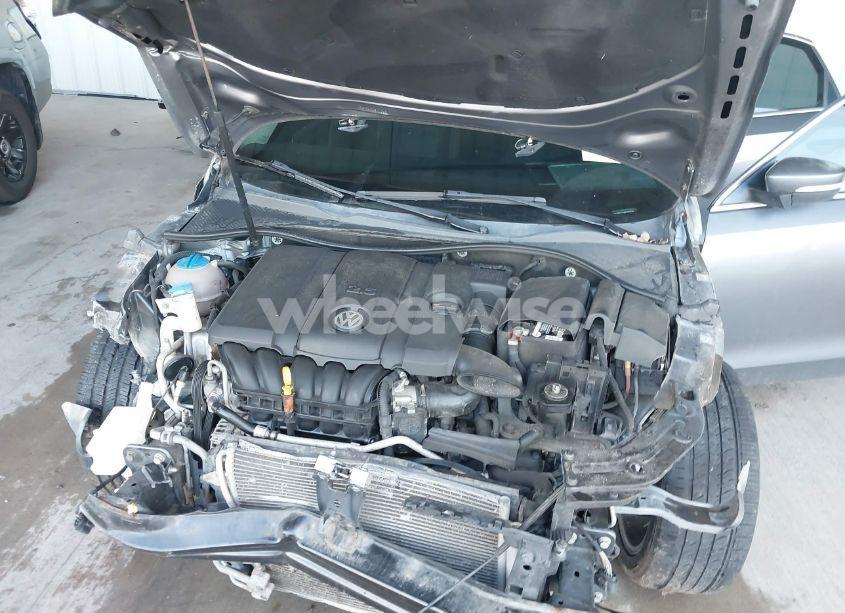 Photo 10 of 2014 Volkswagen Passat 2.5L SE (VIN 1VWBH7A36EC002034)