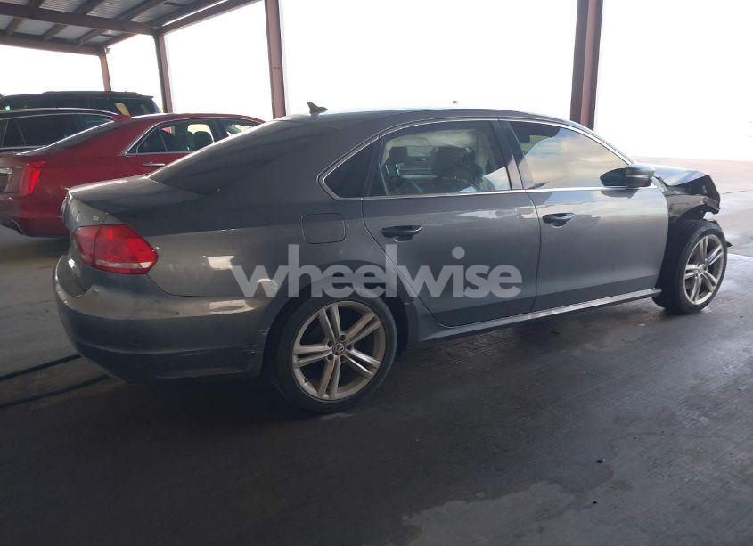 Photo 4 of 2014 Volkswagen Passat 2.5L SE (VIN 1VWBH7A36EC002034)