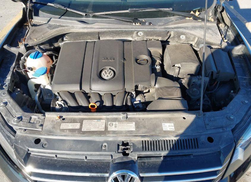 Photo 10 of 2012 Volkswagen Passat 2.5L SE (VIN 1VWBH7A37CC101829)