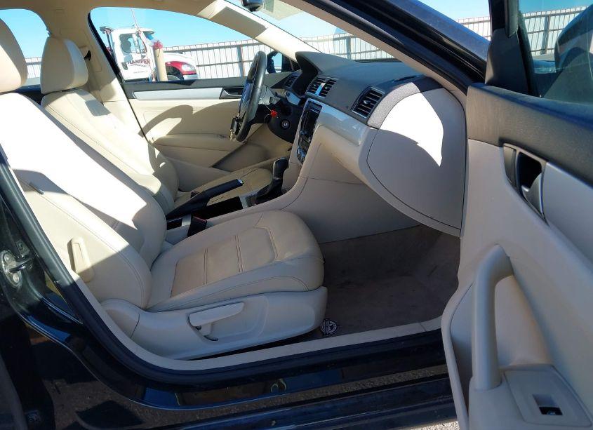 Photo 5 of 2012 Volkswagen Passat 2.5L SE (VIN 1VWBH7A37CC101829)