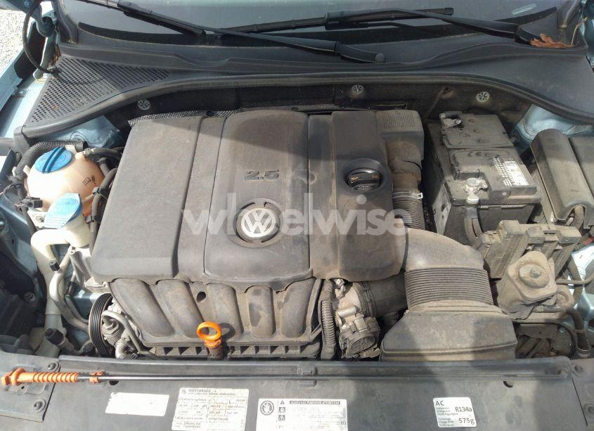 Photo 10 of 2012 Volkswagen Passat 2.5L SE (VIN 1VWBH7A38CC032679)