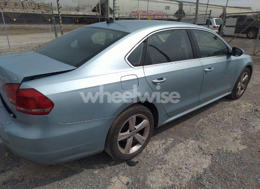 Photo 4 of 2012 Volkswagen Passat 2.5L SE (VIN 1VWBH7A38CC032679)